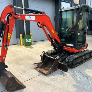 Kubota U 27-4