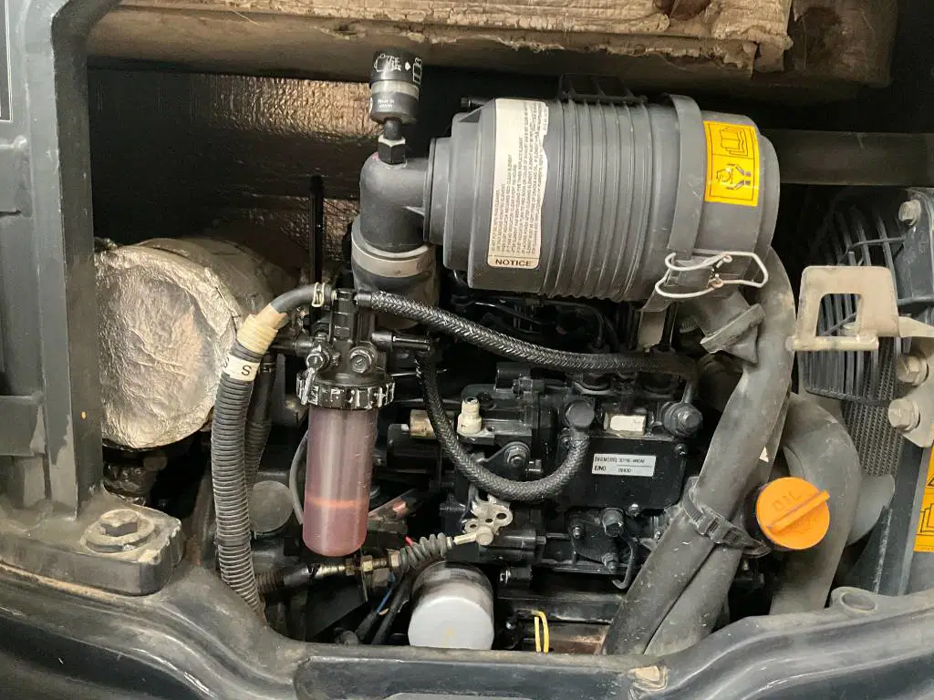 Komatsu PC 22 MR – Image 10