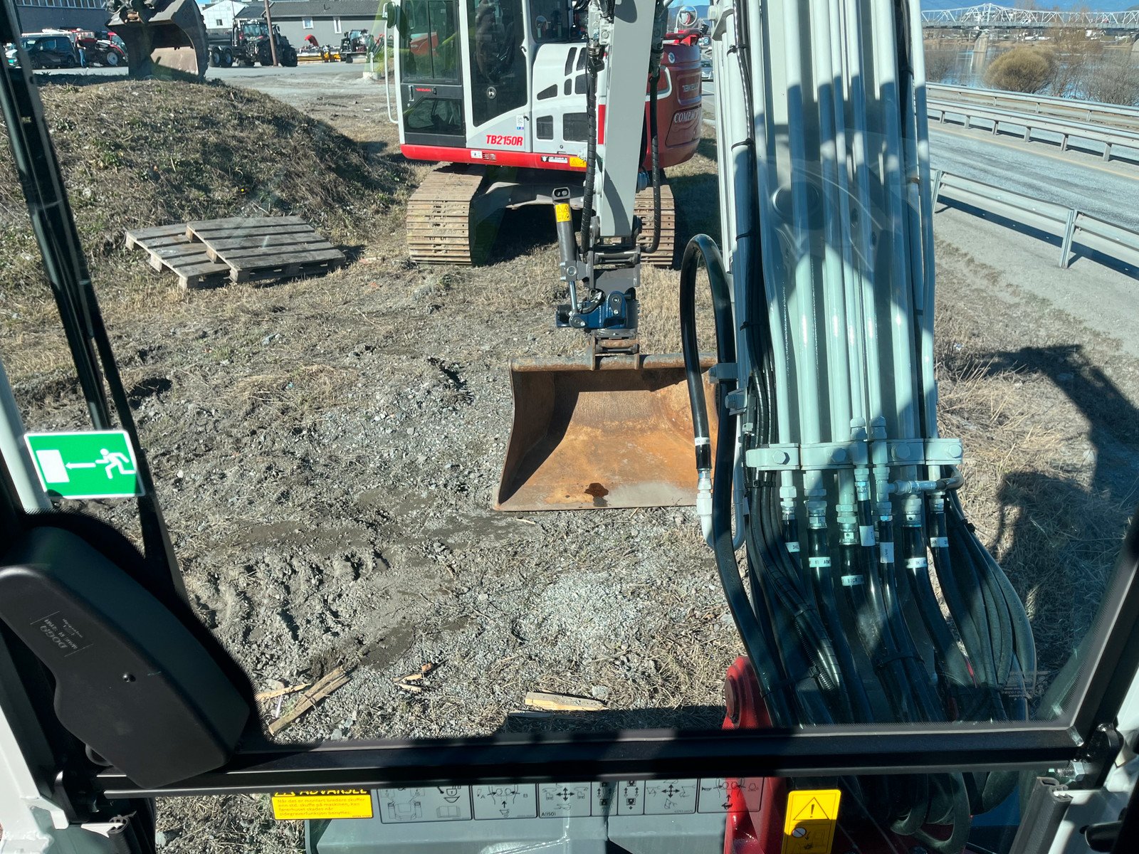 Takeuchi TB335R – Image 11