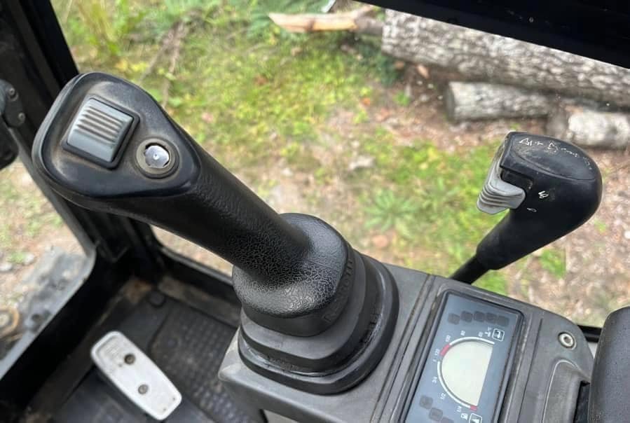 CATERPILLAR 302.2D – Image 11