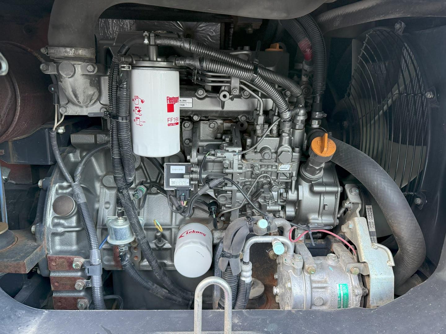 Hitachi ZX65USB-5A – Image 13