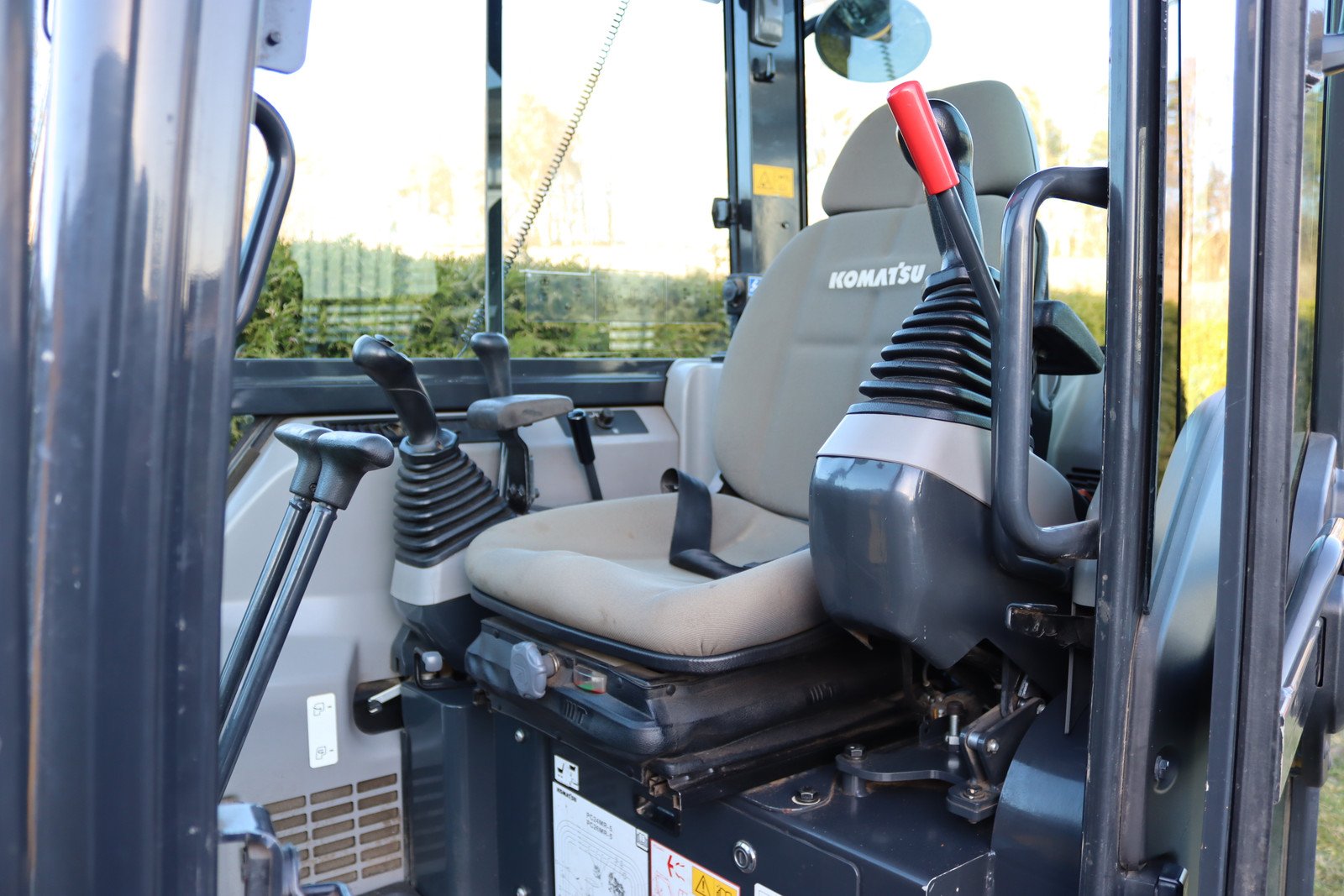 Komatsu PC26 MR-5 – Image 13