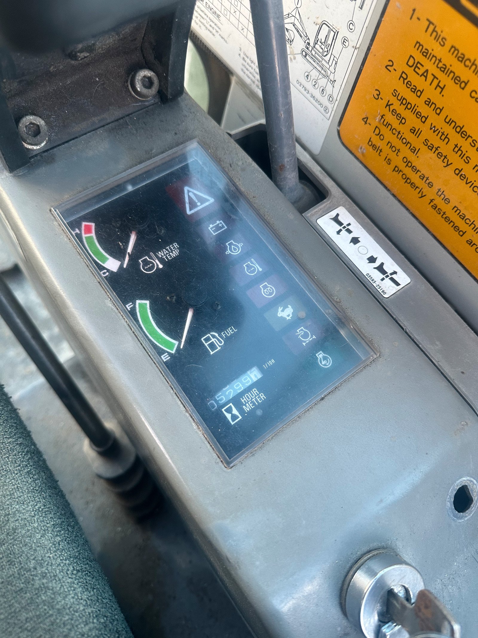 Takeuchi TB125 – Image 17