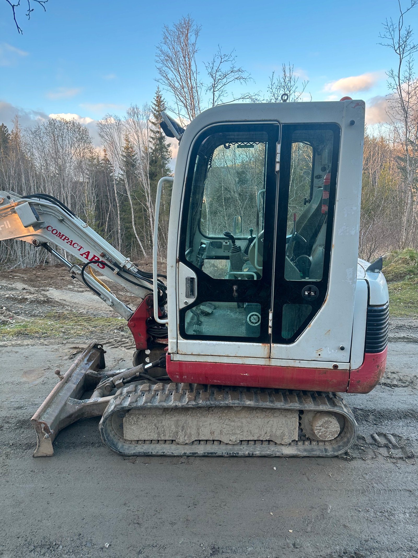 Takeuchi TB125 – Image 4