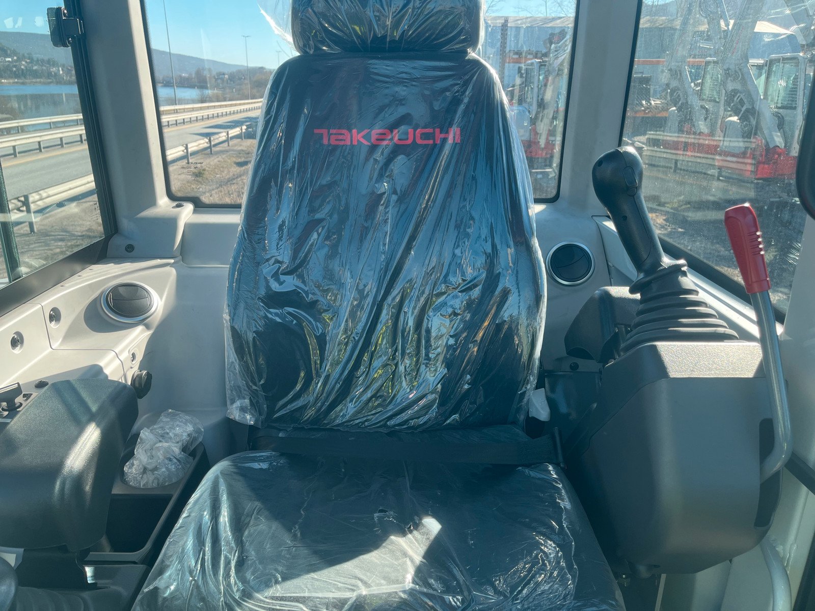 Takeuchi TB335R – Image 4