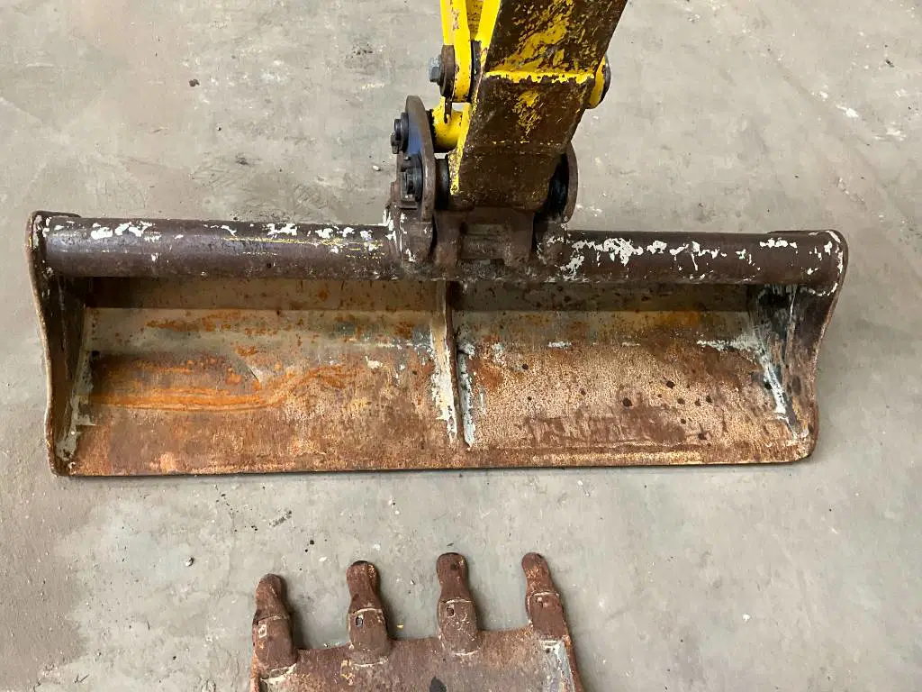 Komatsu PC 22 MR – Image 5