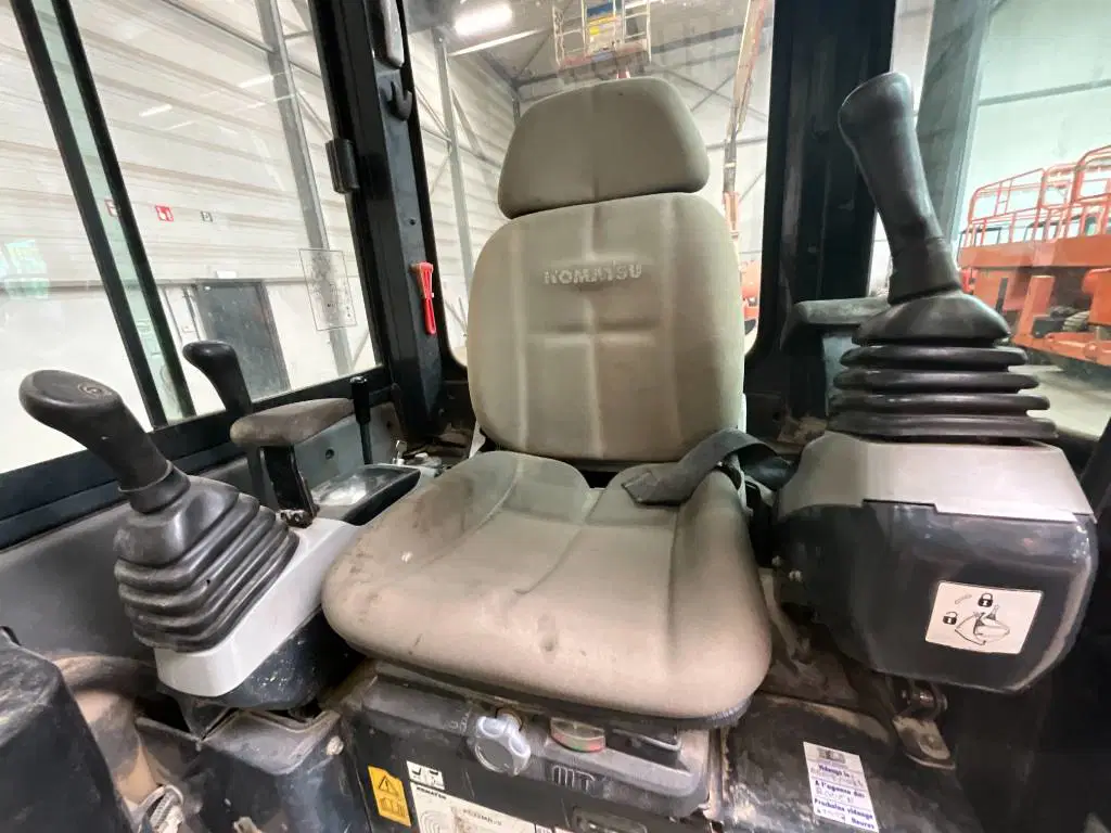 Komatsu PC 22 MR – Image 6