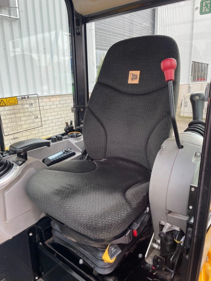 JCB 35Z – Image 8