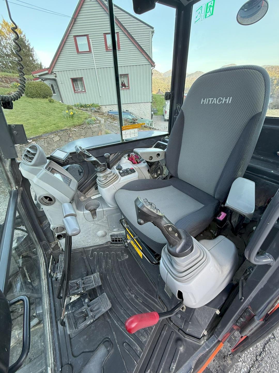 Hitachi ZX65USB-5A – Image 9