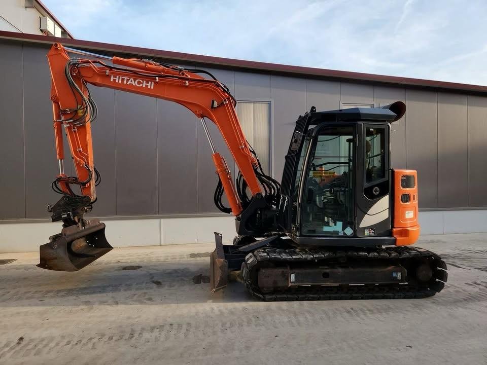 Hitachi ZX85USB-5A – Image 11