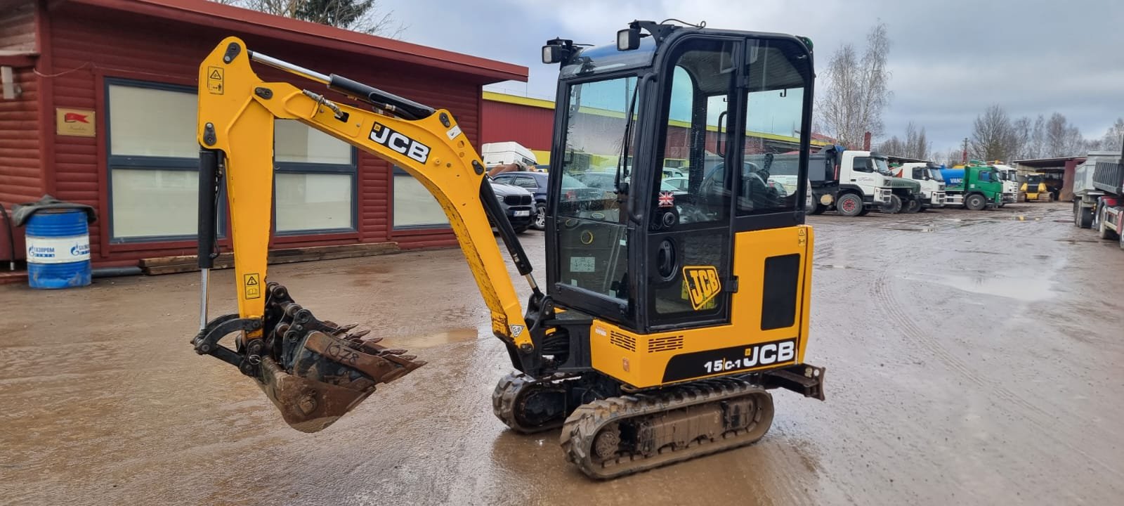 JCB 15C-1
