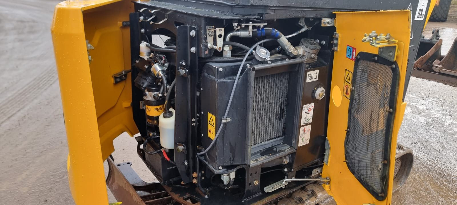 JCB 15C-1 – Image 11