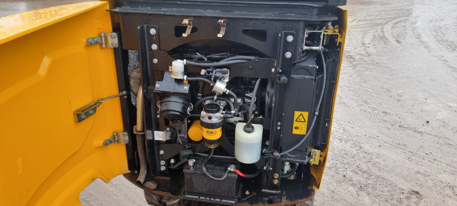 JCB 15C-1 – Image 13