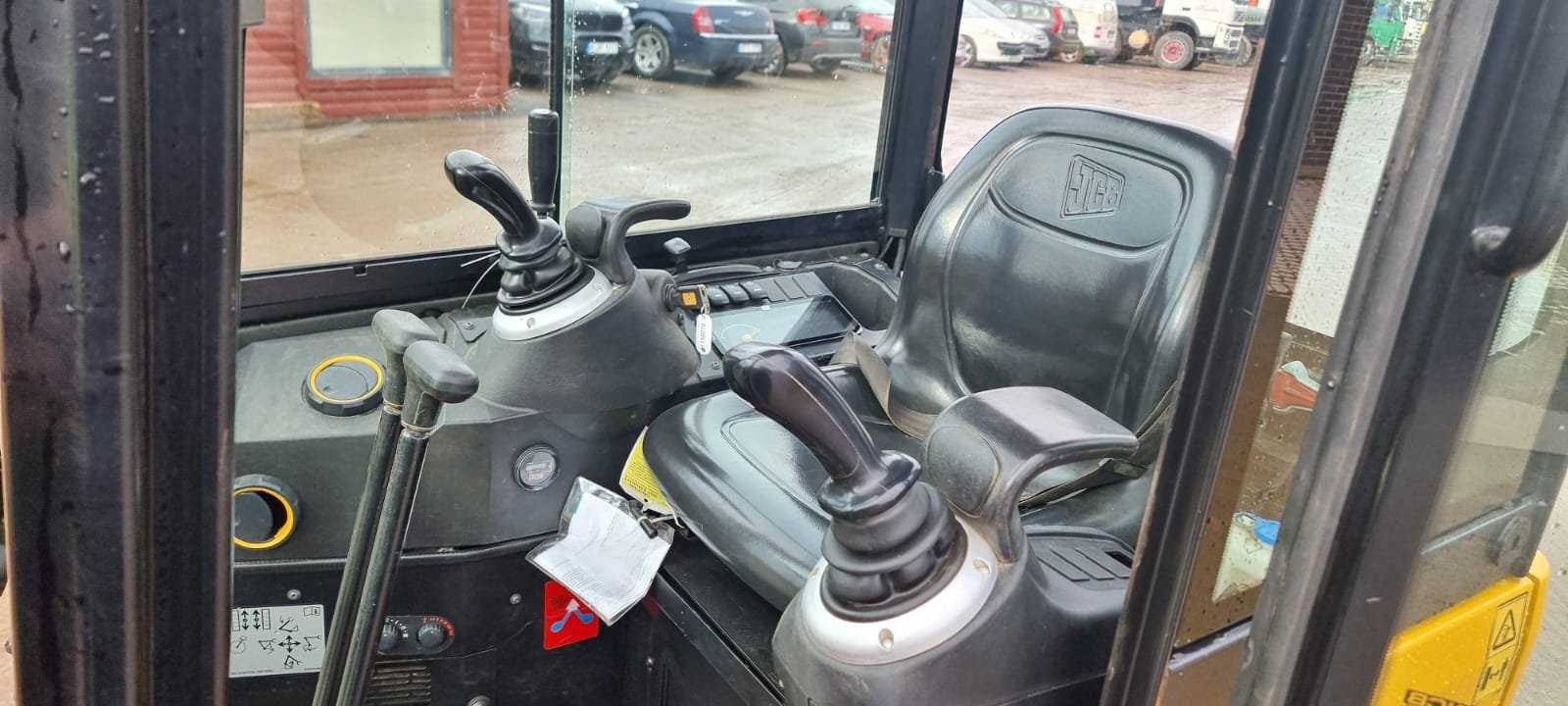 JCB 15C-1 – Image 6