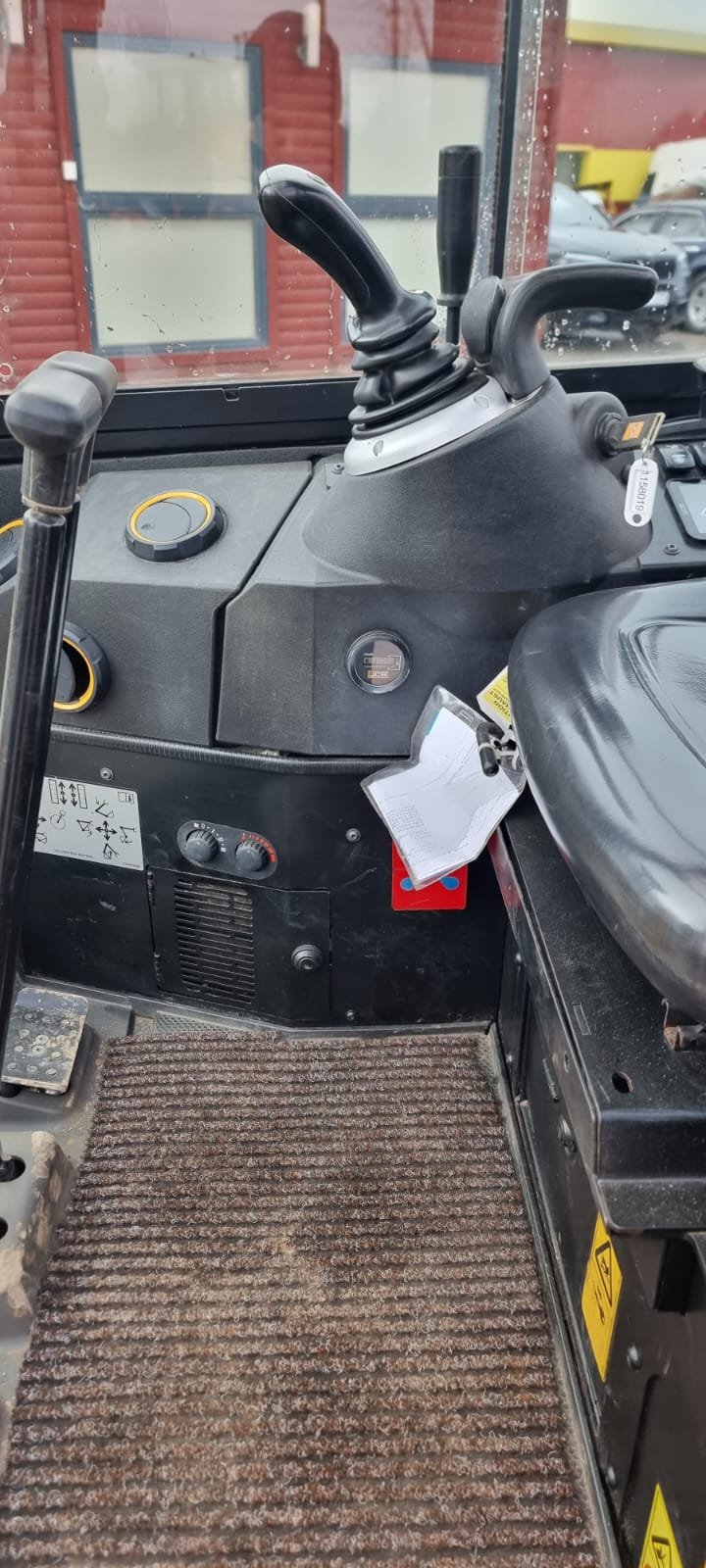 JCB 15C-1 – Image 7