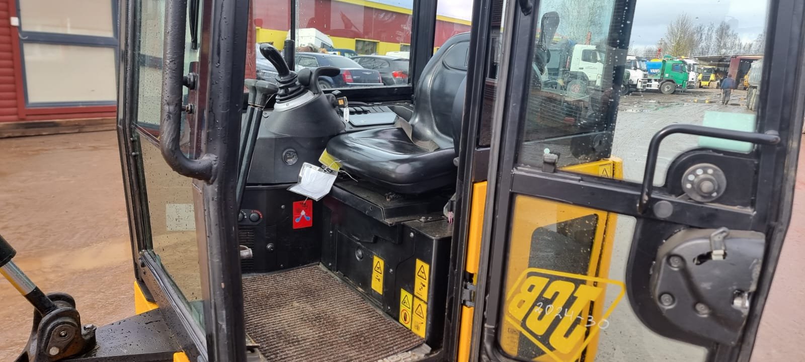 JCB 15C-1 – Image 8