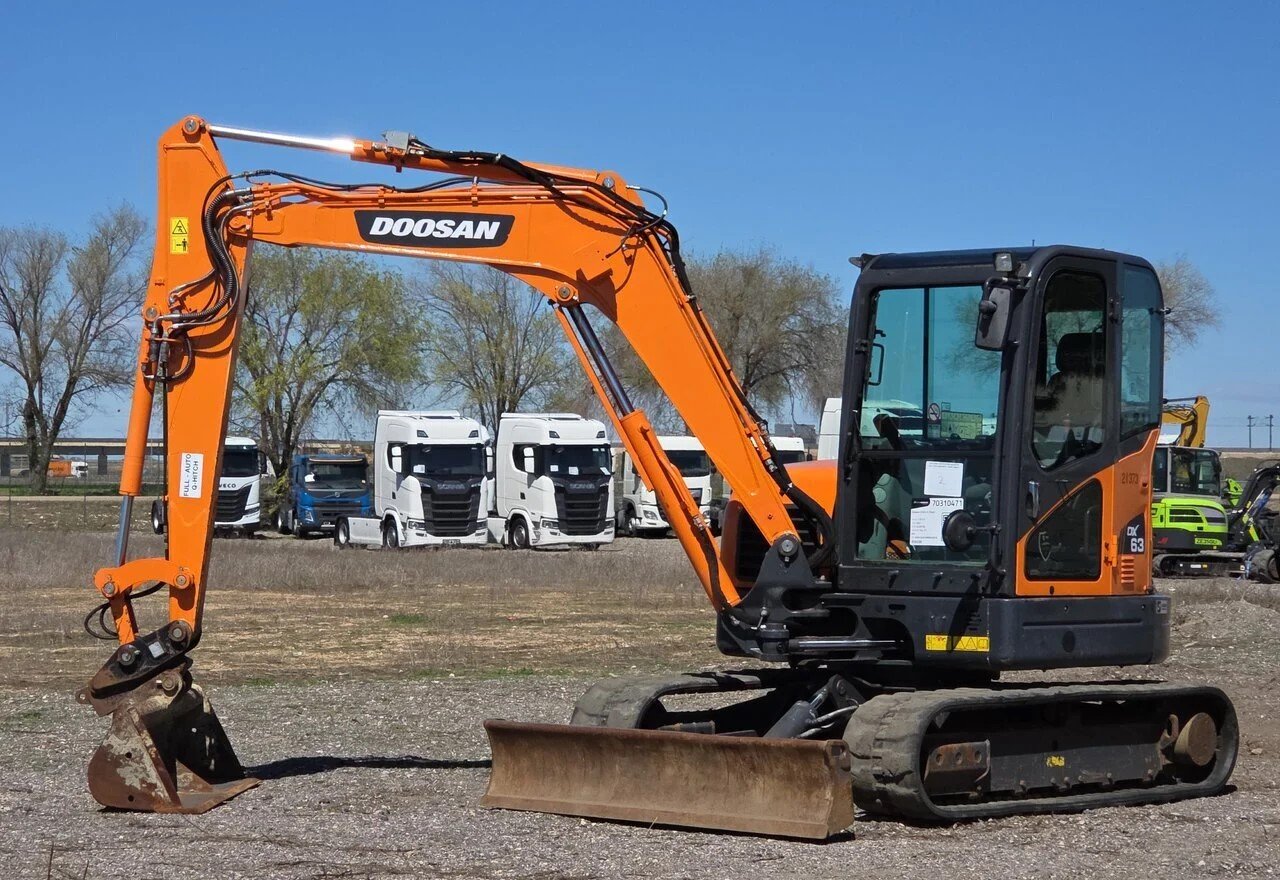 Doosan DX63-3