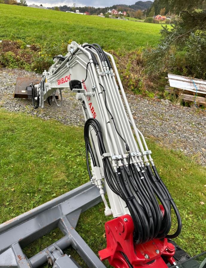 Takeuchi TB 240 – Image 14