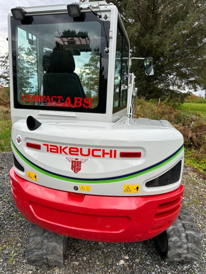 Takeuchi TB 240 – Image 15