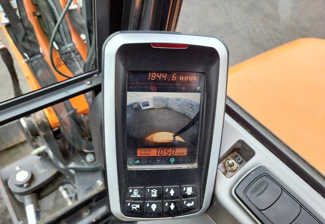 Doosan DX63-3 – Image 18