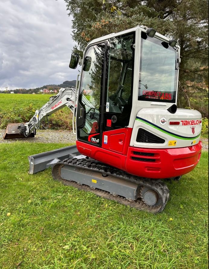 Takeuchi TB 240 – Image 2