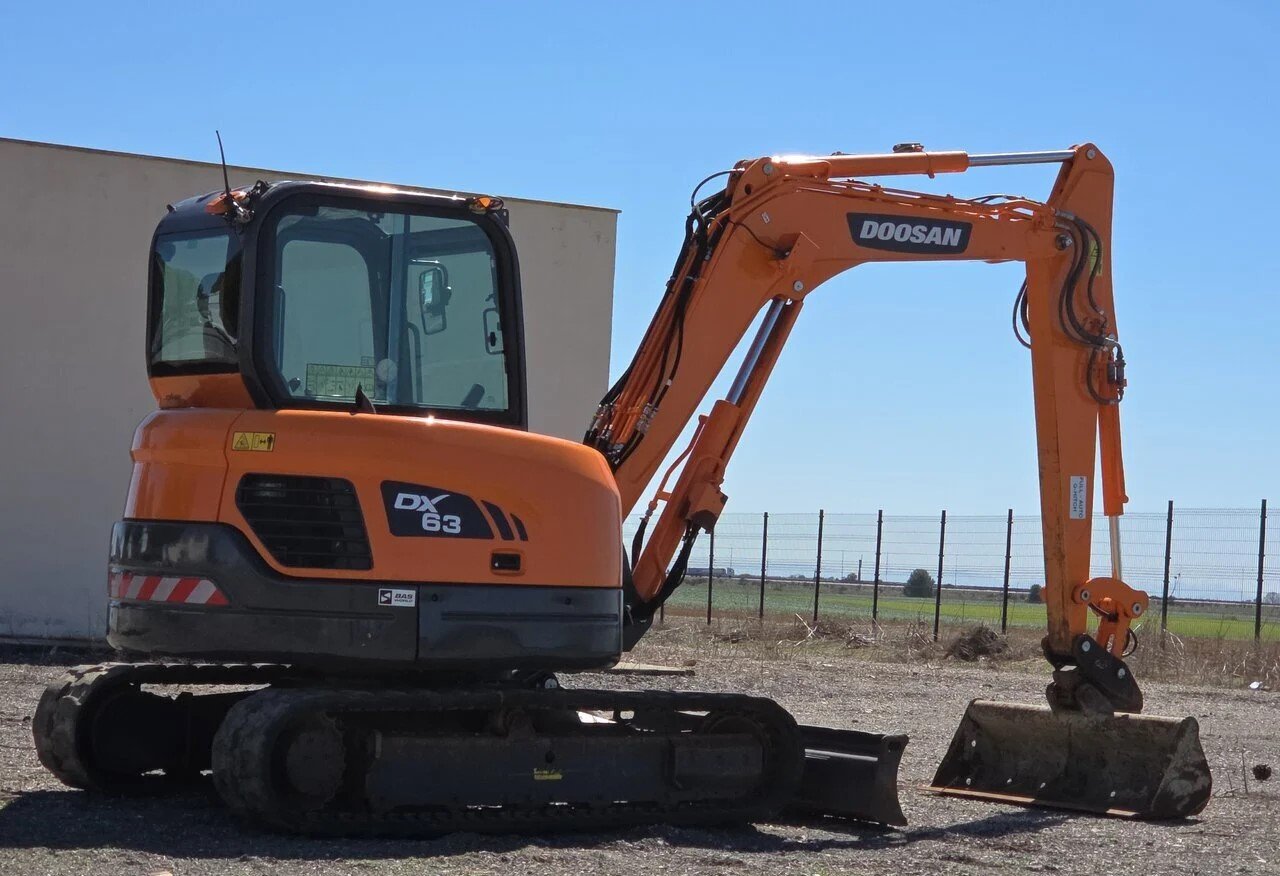 Doosan DX63-3 – Image 3