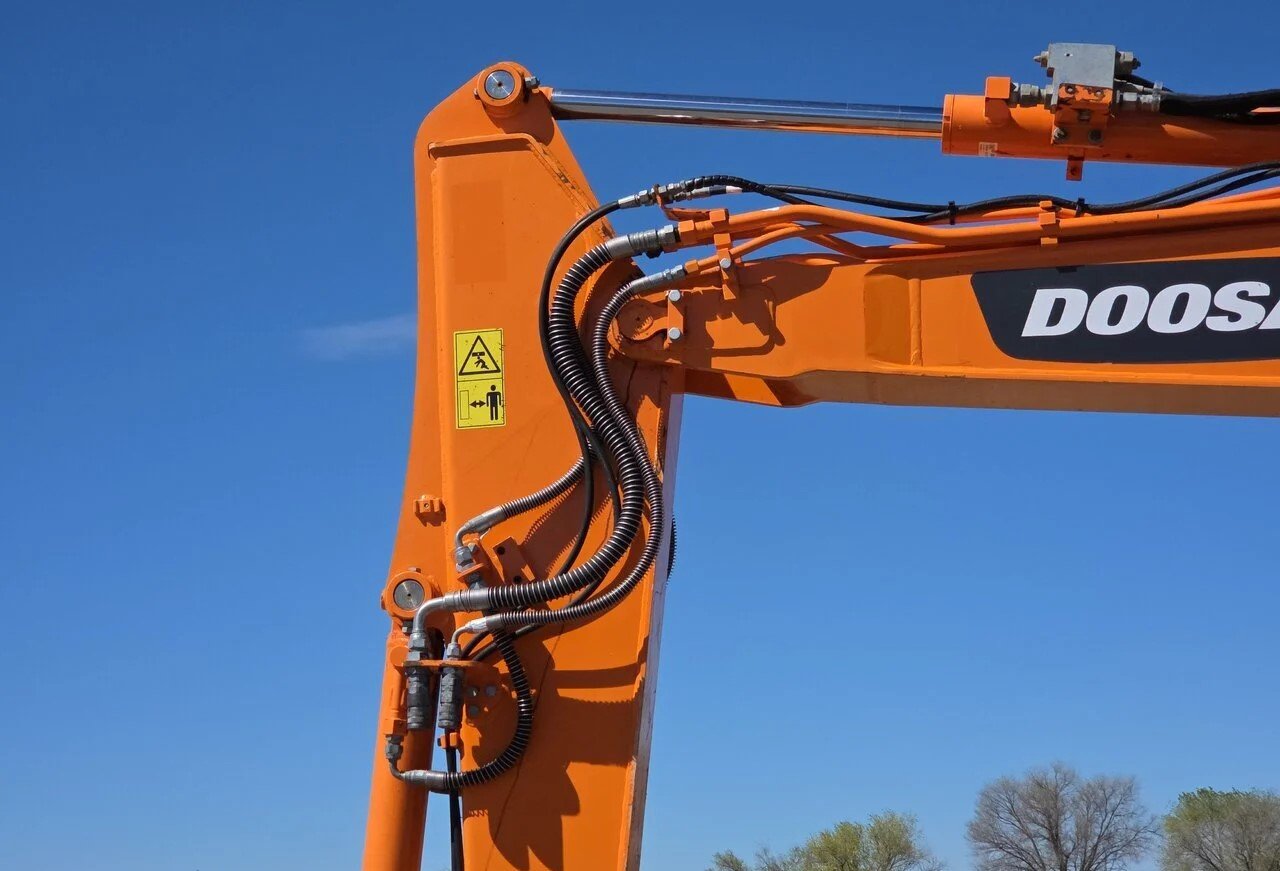 Doosan DX63-3 – Image 5