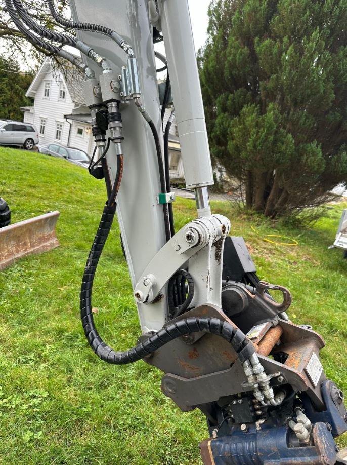 Takeuchi TB 240 – Image 6